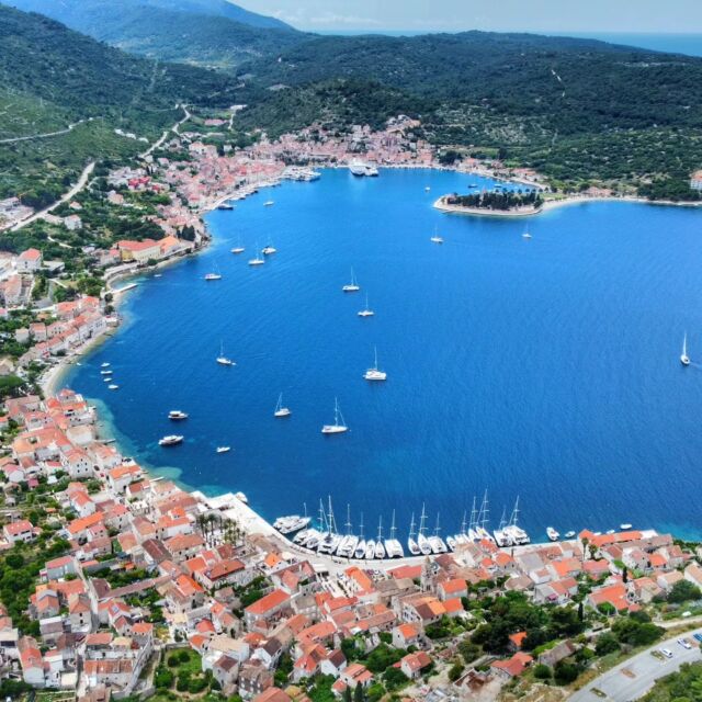 Exploring the charming town of Vis and its picturesque harbor from above. Croatia, you never cease to amaze! 

#TravelDiaries #Vis #Croatia #DroneView #AdriaticSea #HiddenGems